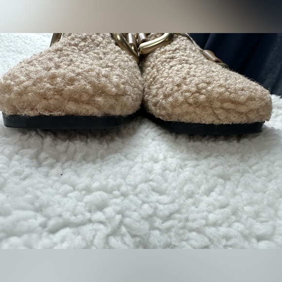 ShuShop Therese Tan Teddy Sherpa Loafers with Gold Accent Size 7 Trendy - Picture 7 of 8